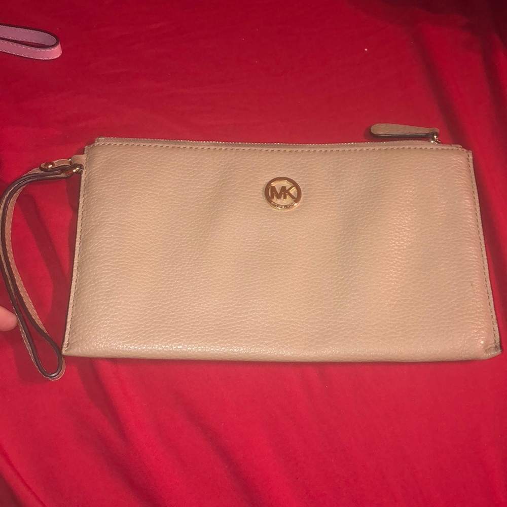 Wristlet/clutch